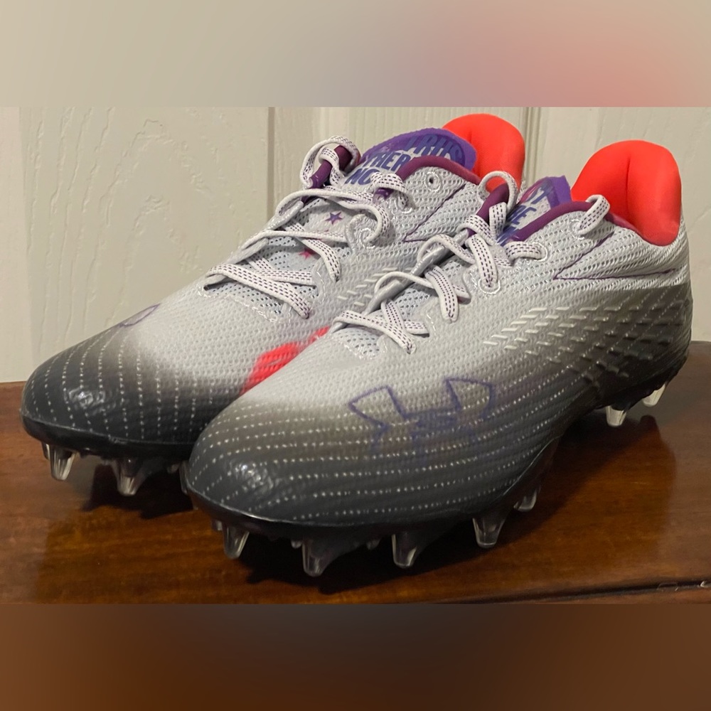 Under Armour Blur Smoke Halo Grey Metallic Soccer Cleats Women’s Size 9 NEW